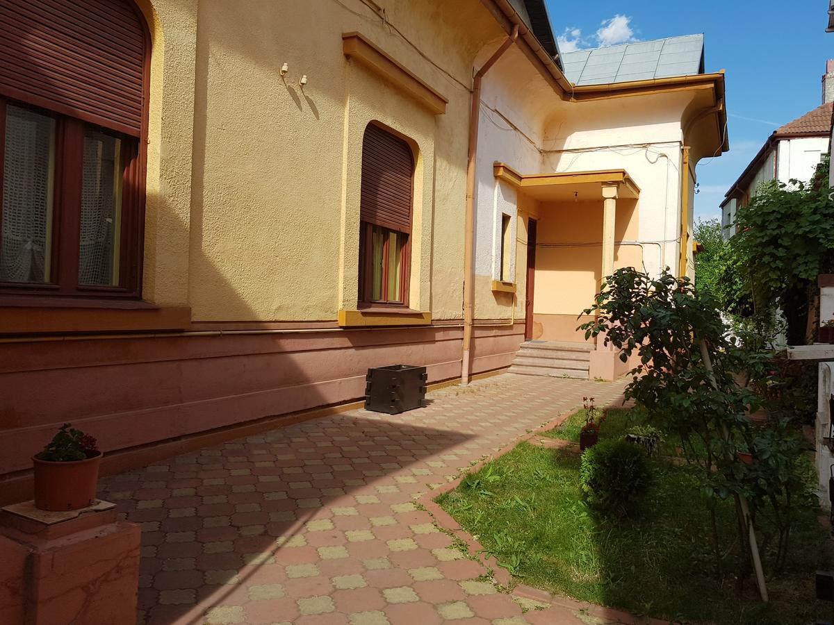 A Pousada Casa Boiereasca Craiova Exterior foto