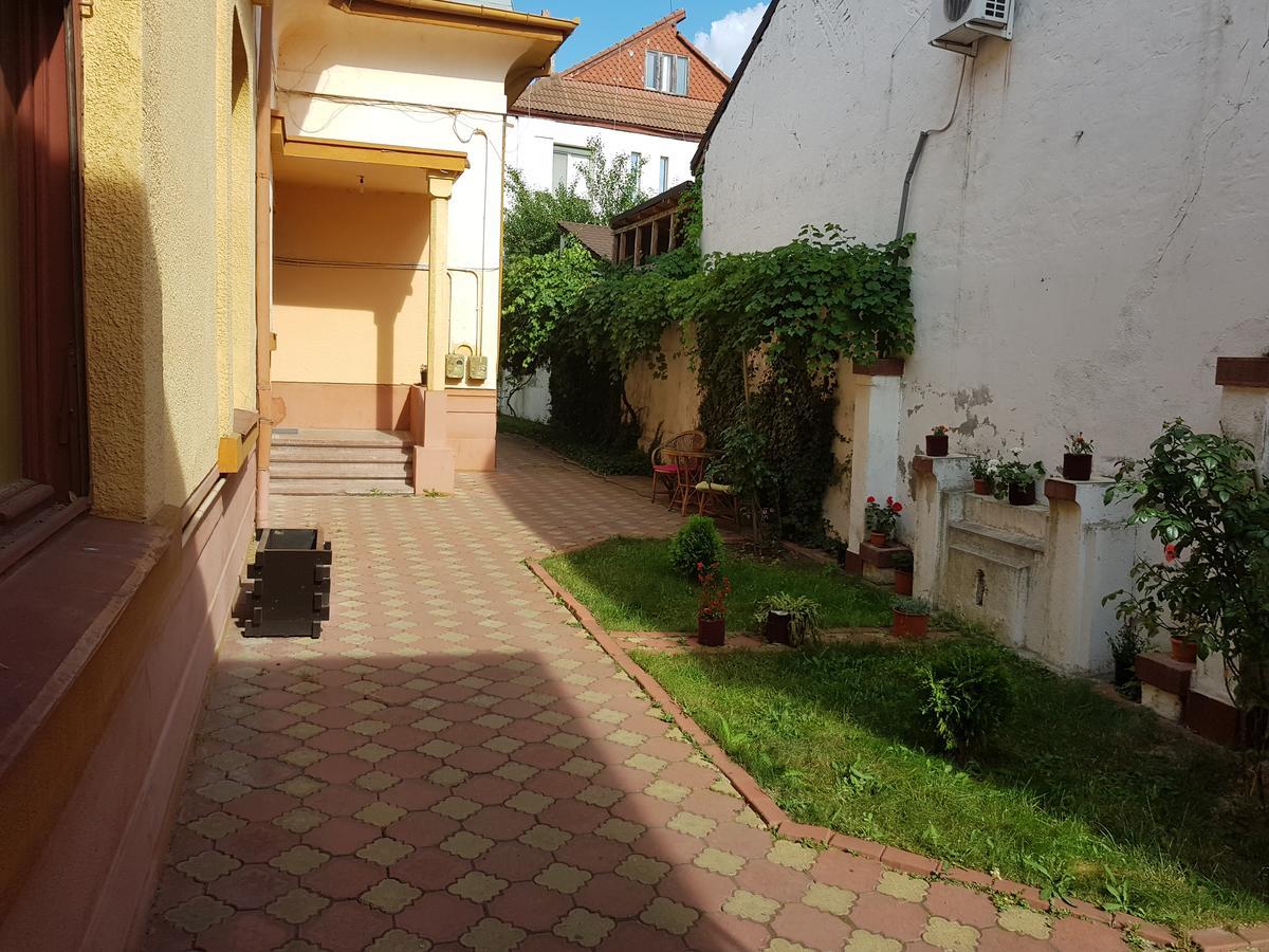 A Pousada Casa Boiereasca Craiova Exterior foto