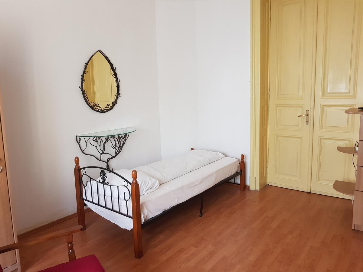 A Pousada Casa Boiereasca Craiova Exterior foto