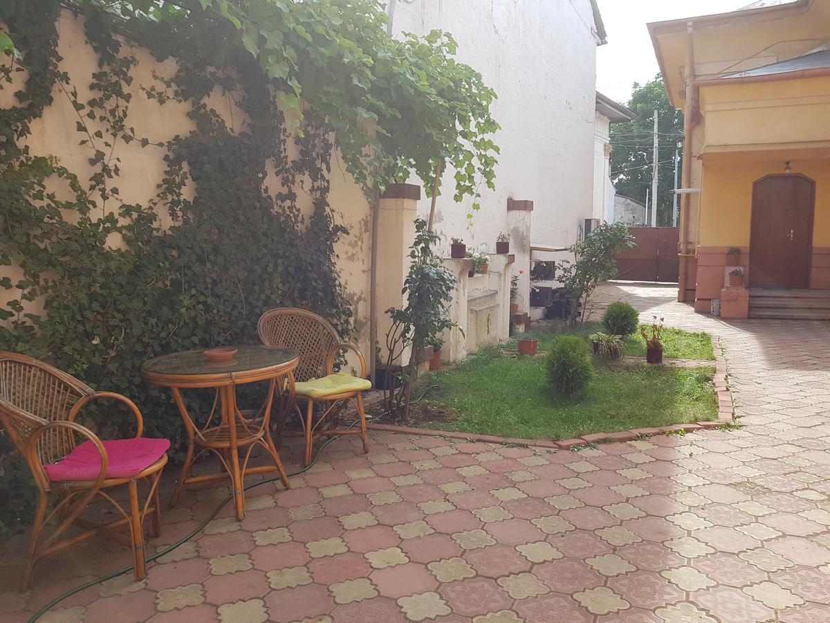 A Pousada Casa Boiereasca Craiova Exterior foto