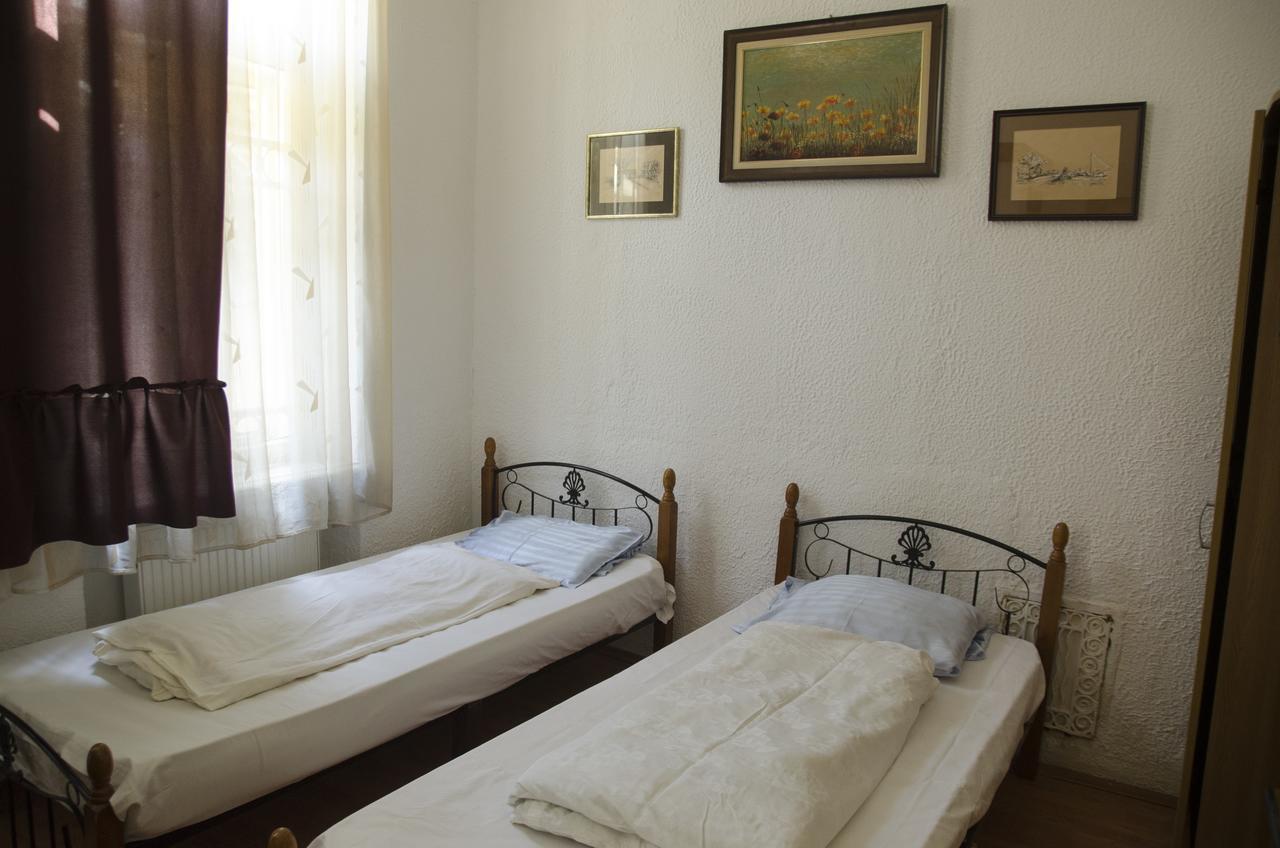 A Pousada Casa Boiereasca Craiova Exterior foto