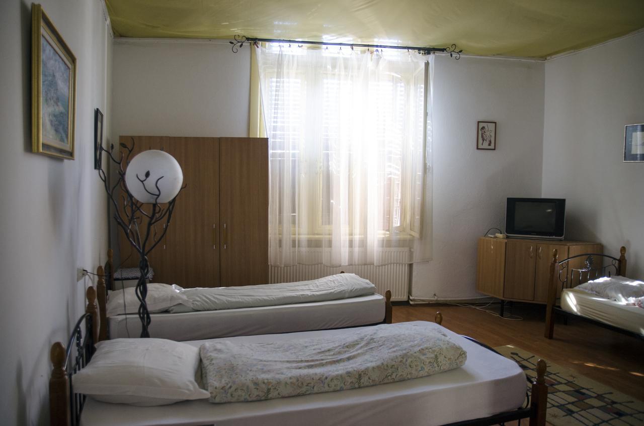 A Pousada Casa Boiereasca Craiova Exterior foto